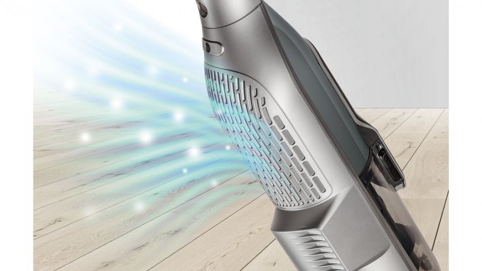 The Bosch Athlet Ultimate Vacuum Cleaner features a Cartridge Filter with a Pure Air membrane and a Hygienic Filter.