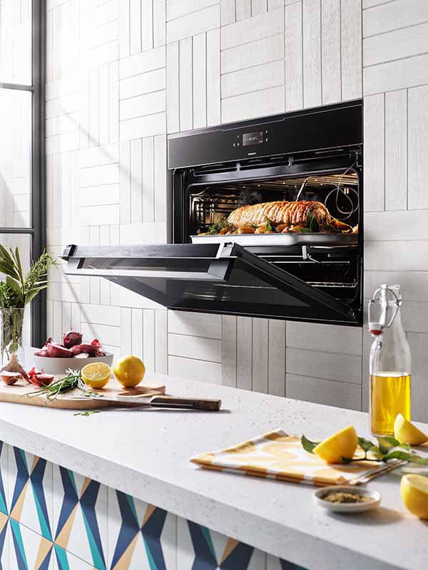 The Electrolux 900mm UltimateTaste 900 Multifunction Pyrolytic Oven.