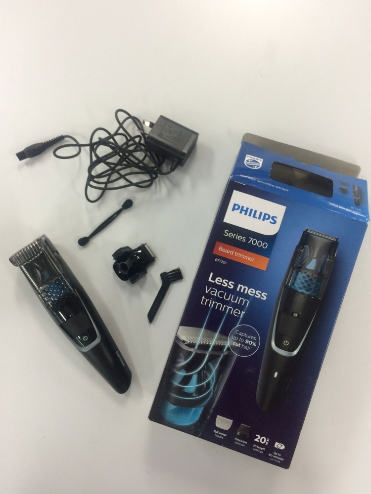 philips-vacuum-shaver-unboxed
