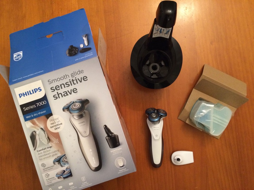 philips-wet-dry-shaver-unboxed
