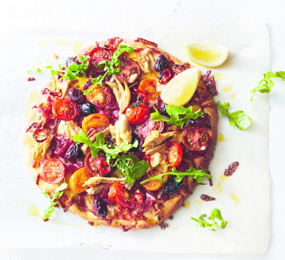 Smoky-barbecue-chicken-and-caramelised-onion-pizza