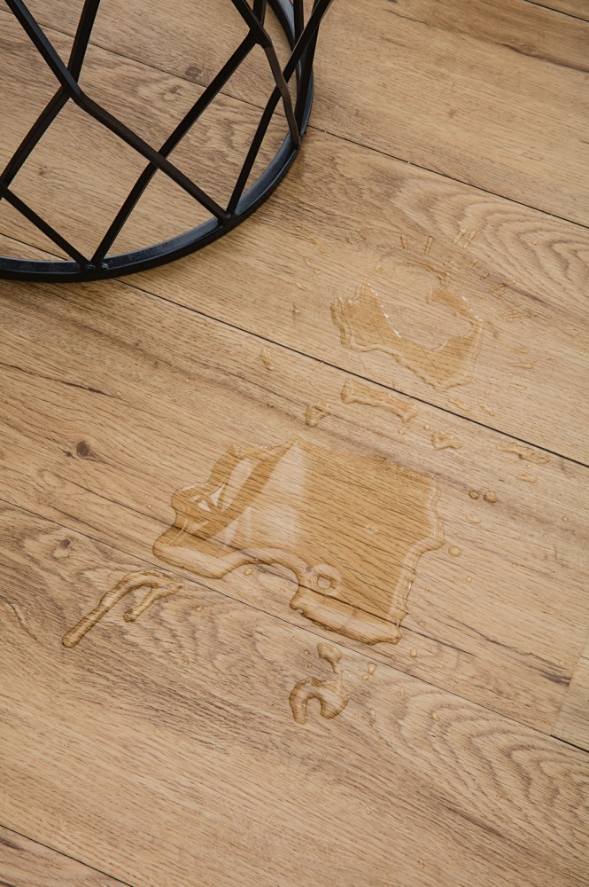 waterproof-timber-look-close-up